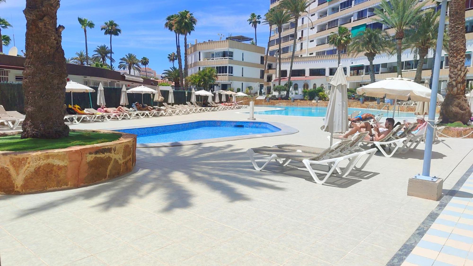 Koka16 Pool By Wave Properties Playa del Ingles  Luaran gambar